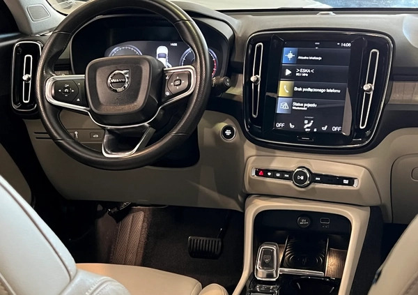 Volvo XC 40 cena 119900 przebieg: 141500, rok produkcji 2018 z Szczytna małe 121
